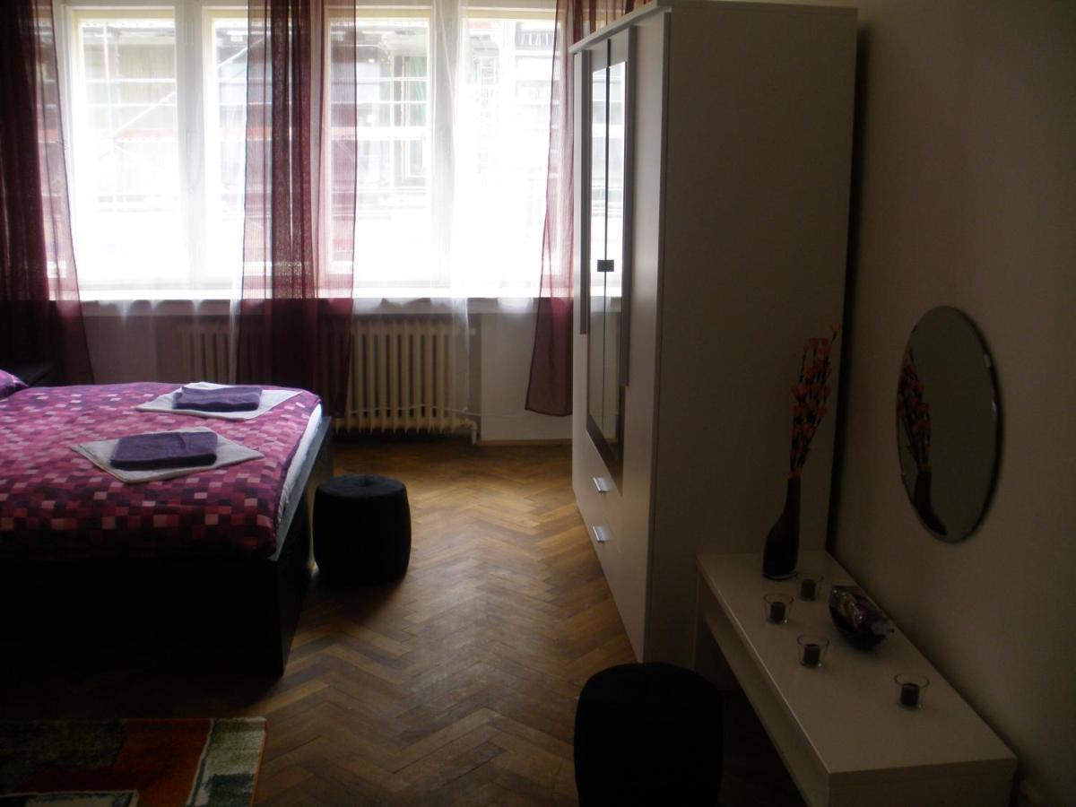 Apartments Tronicek Prag Exterior foto