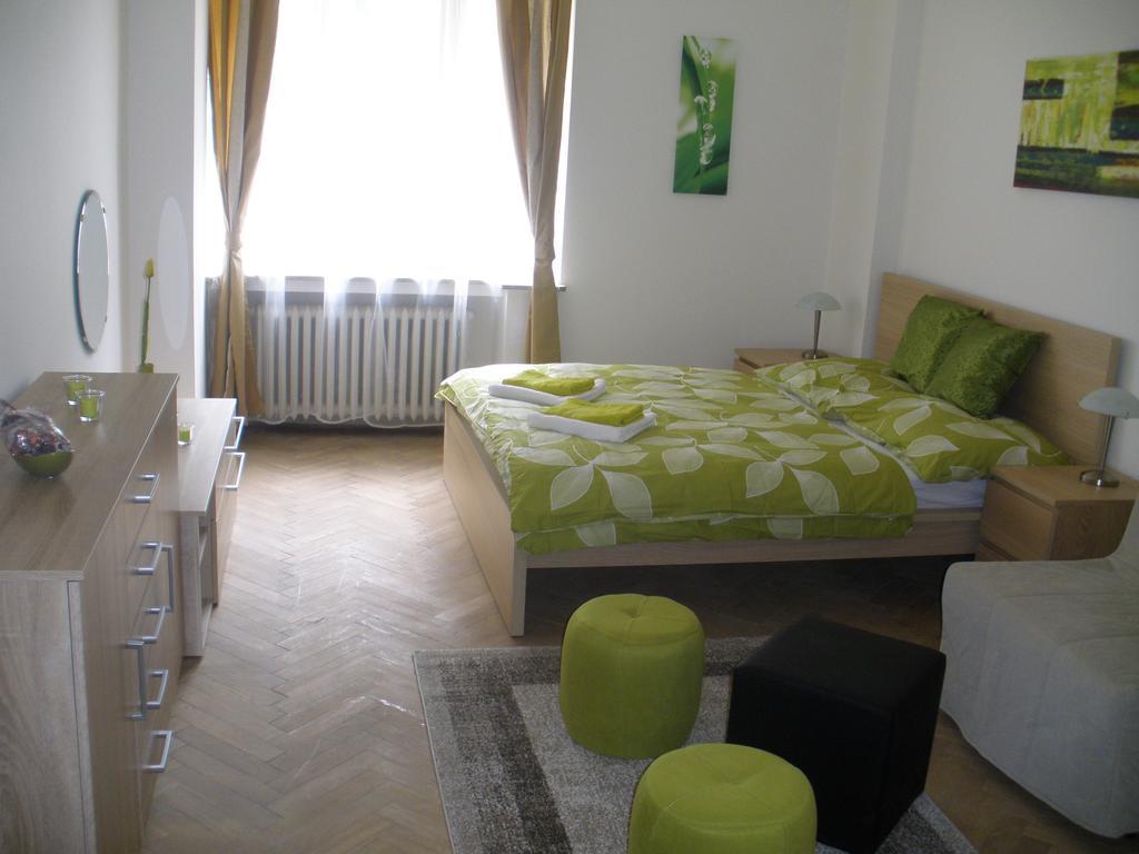 Apartments Tronicek Prag Zimmer foto